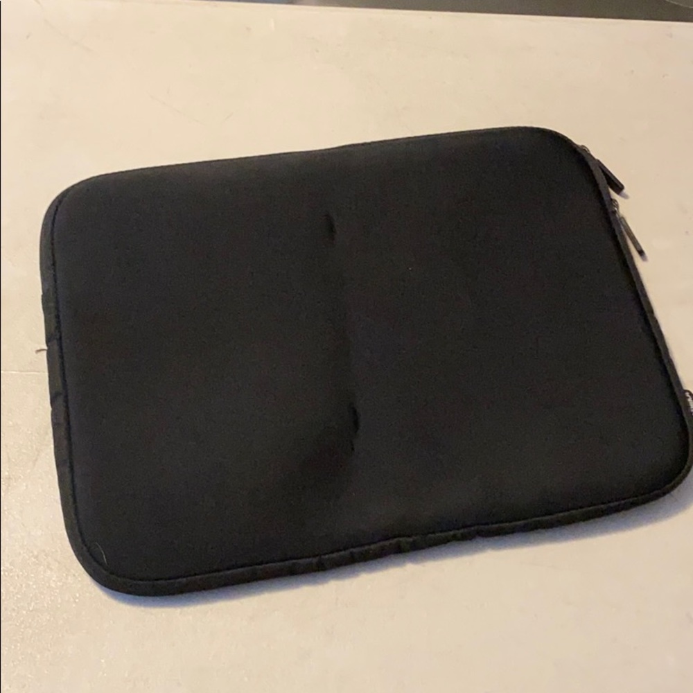 Pathika laptop case